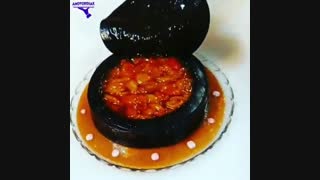 کیک شکم پر عموترشک که توش زردآلو هست