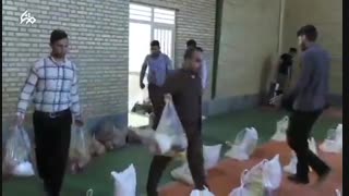 برگزاری رزمایش #کمک_مومنانه توسط گروه جهادی شباب المقاومه(شهرک ظفر) در #کرمانشاه