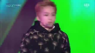 اجرای اکسو monster و رقص اب سکای(کای و سهون)