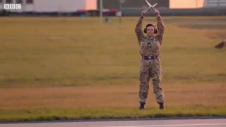 رقابت جانانه‌ی مک لارن اسپیدتیل با یک هواپیمای جنگنده | آپدیت