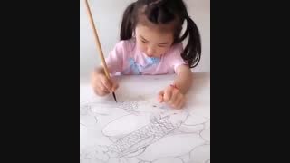 نقاشی حرفه ای کودک در کشیدن ماهی