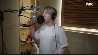 کـاور آهنگ " Natural " از " imagine dragons " توسط کی هیون عضو  MONSTA X