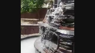 ساختن آبنما و آبشار باسنگهای کوهی مالون لاشه درمحوطه باغ ویلا باطبیعتش تغراتی اساسی بیاورید 09124026545