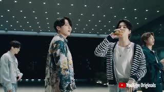 اجرای آهنگ Mikrokomsmos از BTS در مراسم Dear Class of 2020