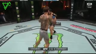 مبارزه کودی گاربرانت با رافائل آسانساو در UFC 250