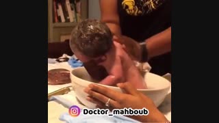 حمام کردن نوزاد