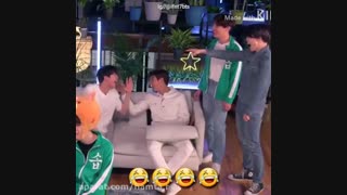 وقتی تهیونگ از خنده غش میکنه