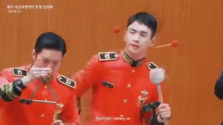 اونایی که براشون سواله شاینی تو این دو سالی چه میکرده ببینن ^^