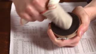 روش صحیح واکس زدن کفش چرم