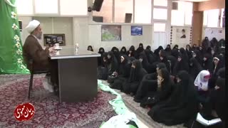 پنجاه زن از سیصد و سیزده | اوج تربیت دین اینست که زن را سیاسی بار بیاورد و الّا زن بسیاری از فضائل اخلاقی را داشته باشد طبیعی‌ست