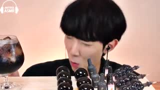 ASMR JELLY CHOCOLATE BLACK PARTY-FOOD DESSERTS MUKBANG EATING SOUNDS