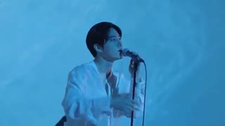 اجرای زنده آهنگ O2 از آلبوم سولوی کیم جونمیون(suho) با زیرنویس فارسی چسبیده