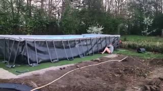 استخر پیش ساخته برای باغ