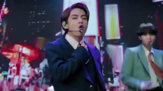 اجرای دینامیت بی تی اس