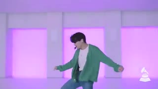 اجرای زنده BTS_ Dynamite