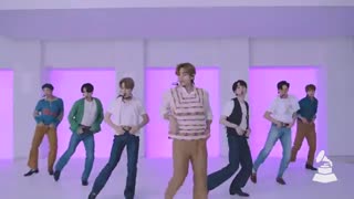 اجرای آهنگ'' Dynamite '' از بی تی اس BTS در Press Play