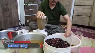 چگونه شیره توت درست کنیم