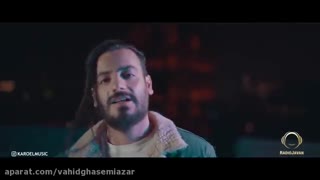 یهو میزاره میره میزنه به سرش