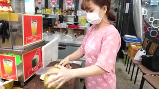 مهارت برش نارگیل و نیشکر _ غذای خیابانی کره جنوبی