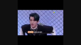 وقتی کریس یادش میره مجری عه *_*