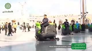 نظافت اماکن وسیع با دستگاه اسکرابر سرنشین دار