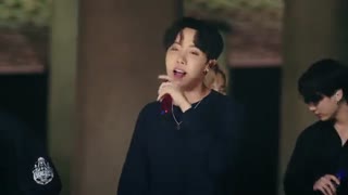 اجرای زنده آهنگ BTS: Mikrokosmos در برنامه جیمی فلن