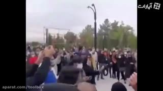 مشهدی ها درمراسم خاکسپاری استاد سنگ تمام گذاشتند