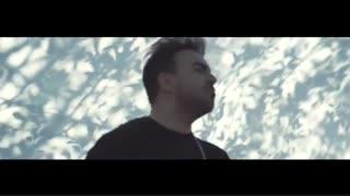 دانلودموزیک ویدیو میلاد کیانی به نام خودکار مشکی