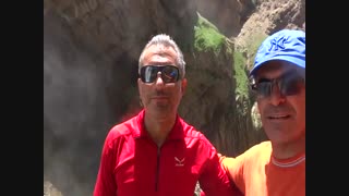 آبشار کر و دی کن (کوهنوردی نفت مسجدسلیمان)در منطقه تنگ زندان سبزه کوه استان چ و ب