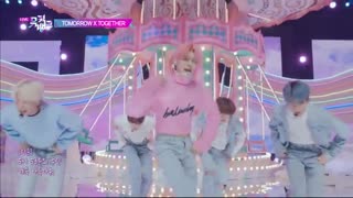 اجرایTXT با آهنگ"BLUE HOUR" در موزیک بنک(201030)