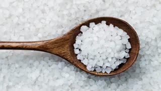 مصرف نمک برای بدن مفید است باور کنید و نمک مصرف کنید