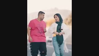 همینطوری بی دلیل خل شدم