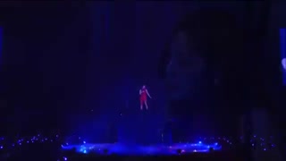 اجرای اهنگ Fire ته یون کنسرت