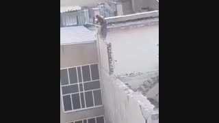 | تخریب غیر ایمن کارگر ساختمانی |