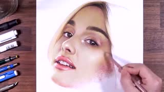 طراحی حرفه ای دختر بلوند