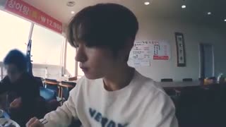 Vlog: LeeKnow بازیرنویس