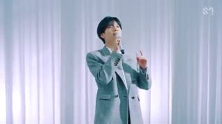 اجرای زنده آهنگ (دشمنت باش)Taemin