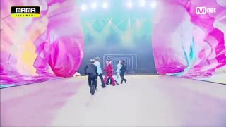 اجرای Dynamite از بی تی اس در MAMA 2020
