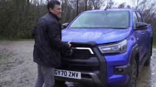 New Toyota Hilux 2021 review - the ULTIMATE pick-up truck!