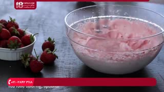 مراحل پخت کیک آلاسکا با روکش خامه ای برشته شده