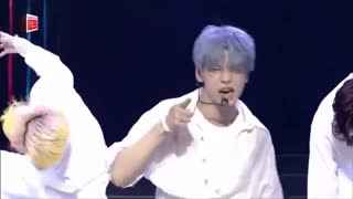 اجرای TXT  آهنگ های run away و  puma و  cysm در کنسرت لوته