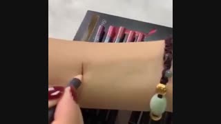 آموزش آرایش لب | آموزش نحوه صحیح رژلب زدن | کشیدن صحیح خط لب و روش برجسته کردن لب ها با خط لب
