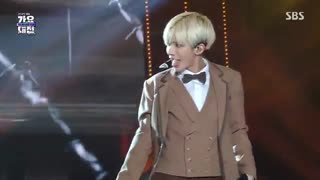 اجرای 'Sherlock (SHINEE) +  Blue hour' توسط گروه TXT در مراسم SBS Gayo Daejun 2020