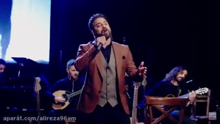 آهنگ بی تو می میرم بابک جهانبخش (کنسرت احساس)