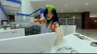 موزیک ویدیوtherefore i am از BILLIE