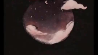 من از بچگی هم با آهنگ لالایی ها گریه می کردم...کمی بزرگتر شدم فهمیدم واقعا غم انگیزه