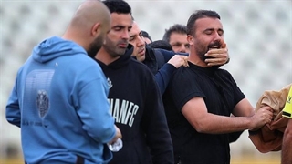 اتفاق ها و درگیری های مازیار زارع و برخی بازیکنان ملوان با مدیر رسانه ای تیم هوادار حین بازی